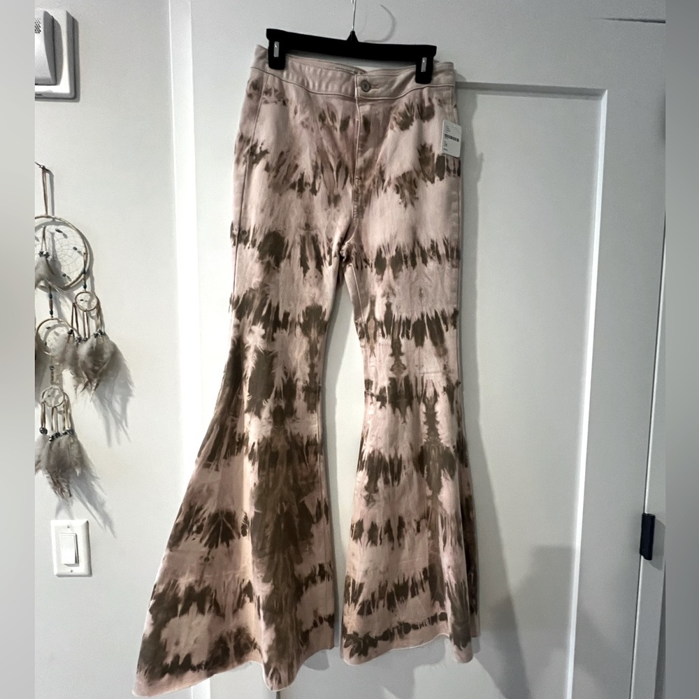 Free People wide leg tie-dye pants!